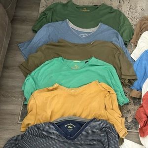 Tommy Bahama V-neck tshirt bundle. 2XL XXL
